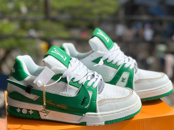  LOUIS VUITTON LV Trainers 
